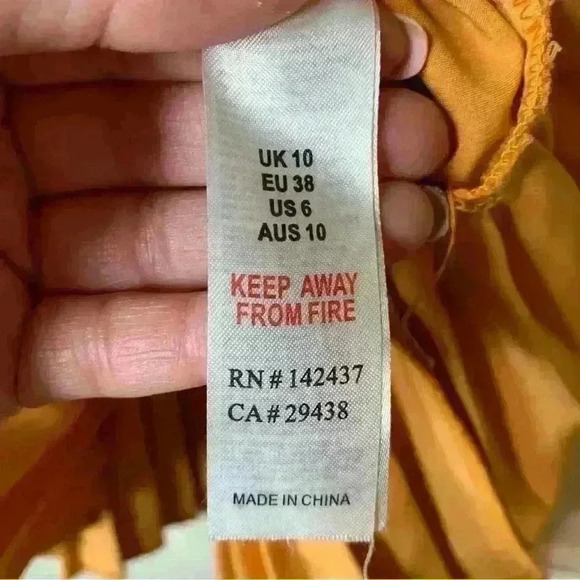 Tall Paper Dolls Gold Dress With Pleated Hem.Size 6 - Picture 10 of 12